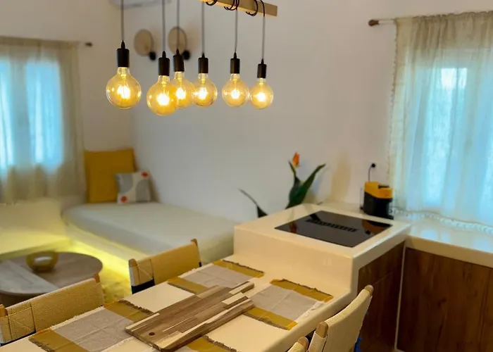 Дом отдыха Cycladic The House *