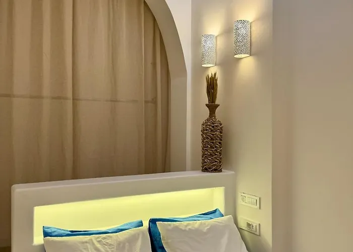 Дом отдыха Cycladic The House *